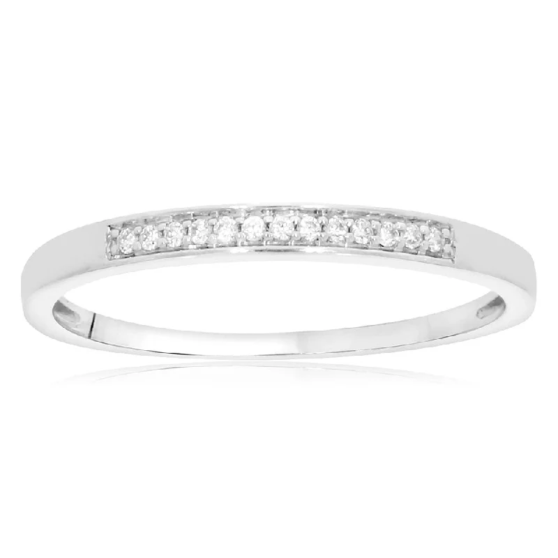 sterling silver dragonfly pendant 9ct White Gold Ring with 13 Diamonds