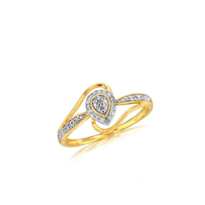 personalized couple’s keychain pendant 9ct Yellow Gold Diamond Ring with 14 Stunning Brilliant Diamonds