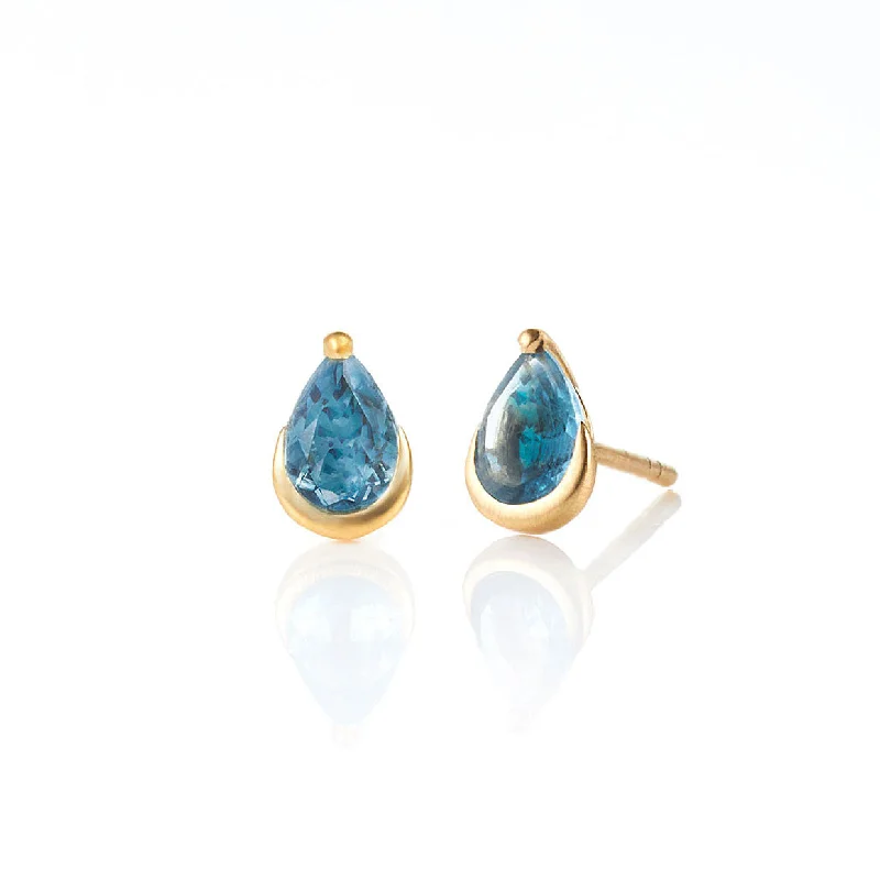 hammered silver pendant necklace London Blue Topaz stud earrings