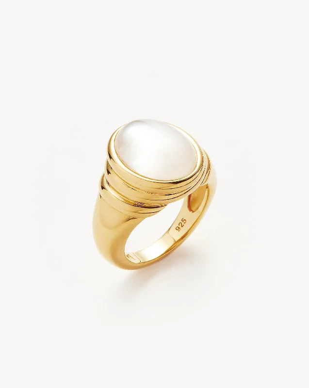 Savi Ridge Oval Gemstone Chunky Ring | 18ct Gold Vermeil/ Mother of Pearl & Quartz