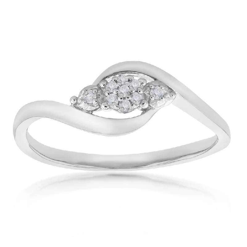 vintage Victorian brooch pin Sterling Silver 0.05 Carat Diamond Ring with 9 Brilliant Cut Diamonds