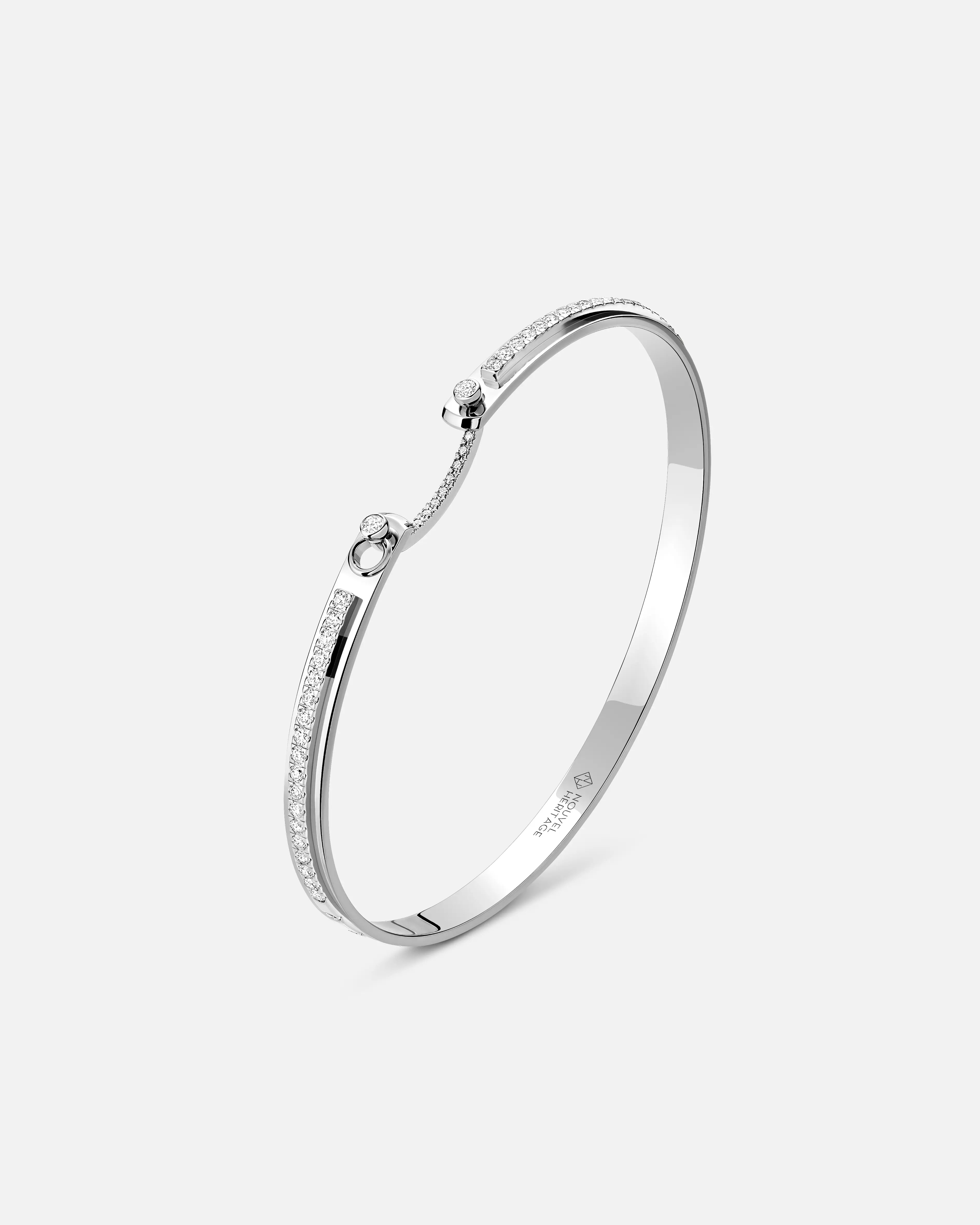 Tuxedo Mood Bangle in White Gold