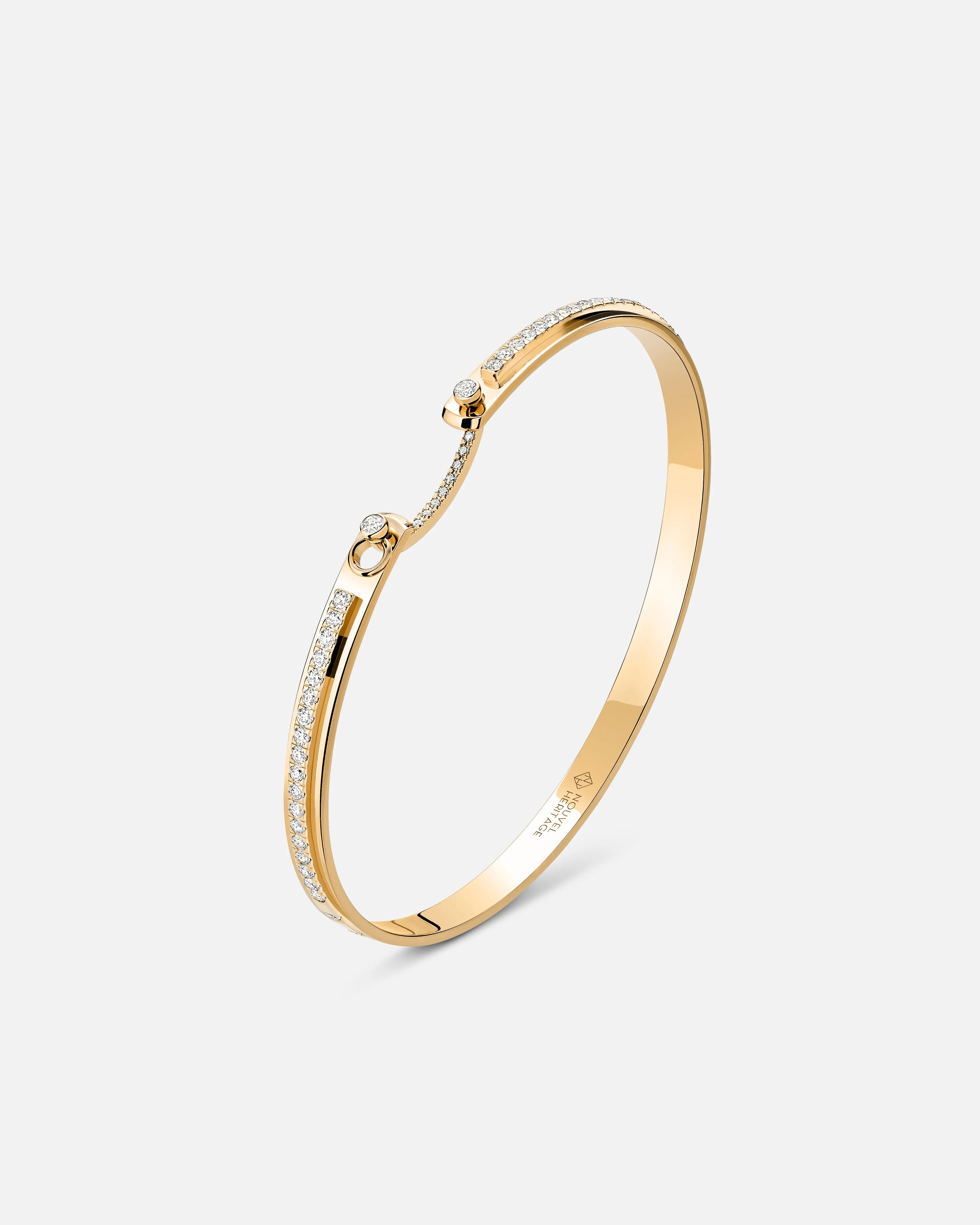 Tuxedo Mood Bangle in Yellow Gold