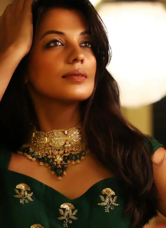 simple gold bar stud earrings Mugdha Godse - Kinnari Polki Necklace