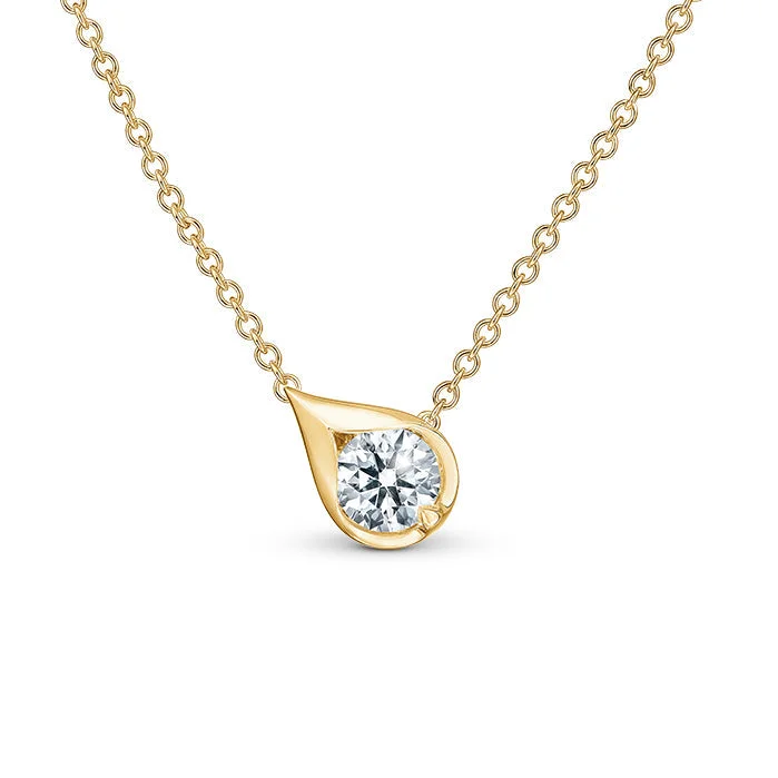 engraved pendant necklace Lu Droplet Pendant