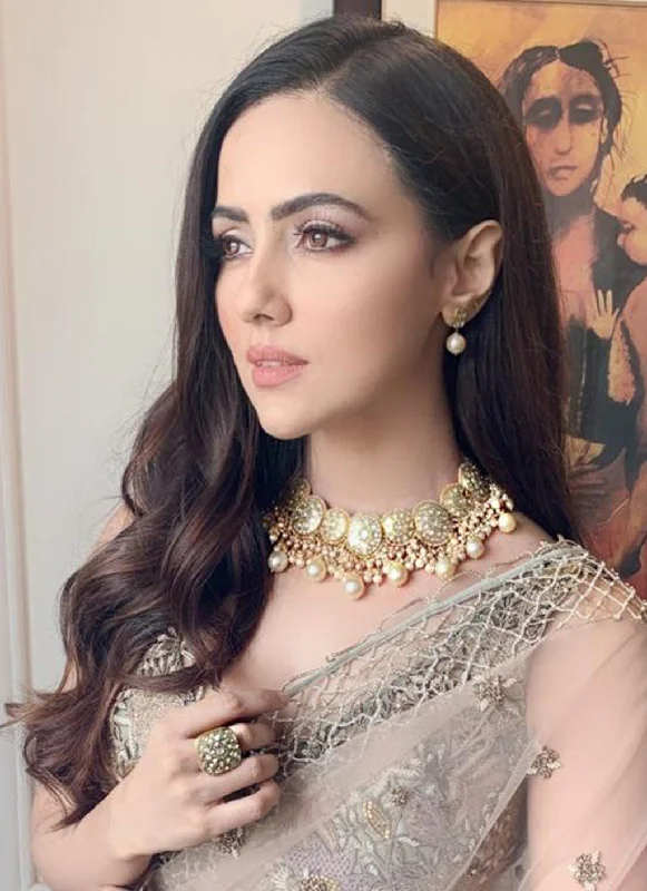 delicate marquise diamond band Sana Khan - Nadiya Polki Necklace
