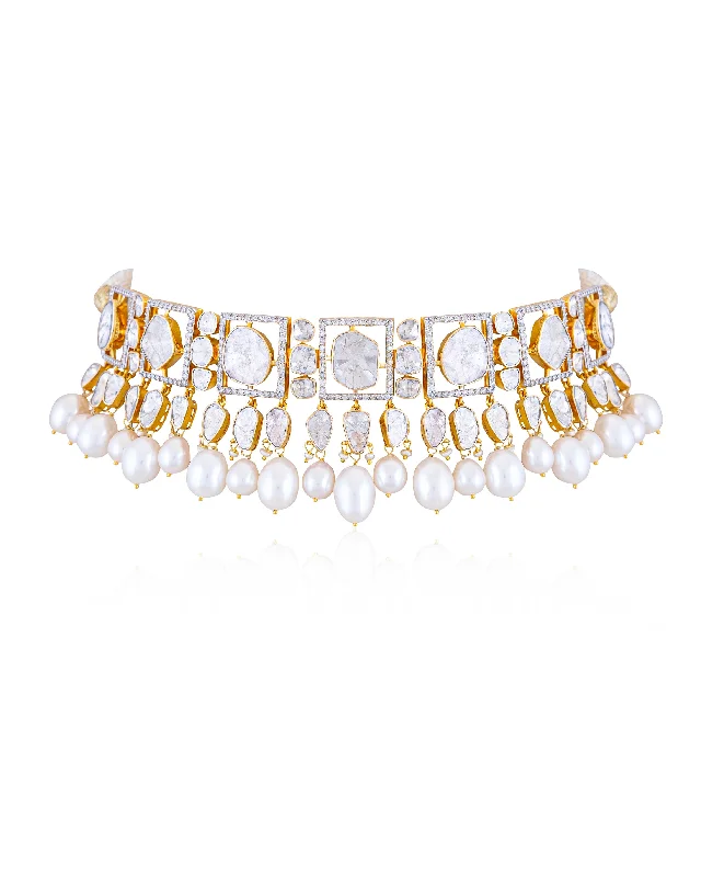 gold medallion pendant necklace Rimjim Polki And Diamond Choker