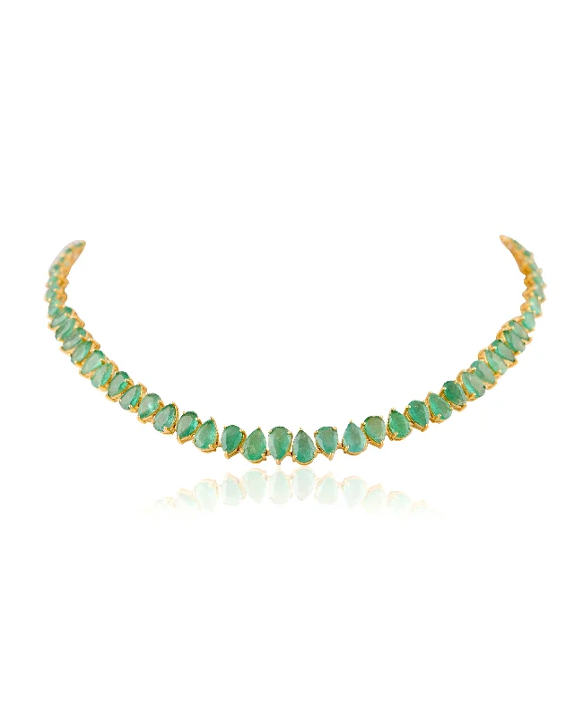 oval blue sapphire ring Sanskruti Emerald Necklace