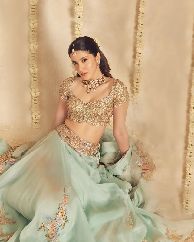 simple gold hoop earrings Shanaya Kapoor - Shalini Polki And Diamond Necklace