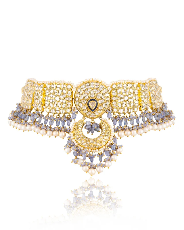 gold heart-shaped pendant necklace Vasundhara Polki Choker
