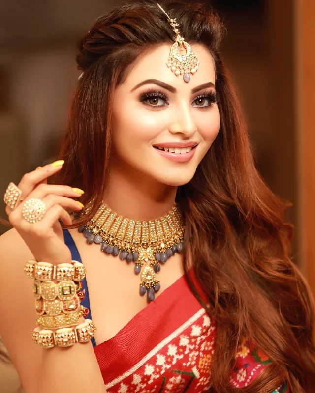 rose gold infinity bracelet Urvashi Rautela - Vishesha Polki Necklace